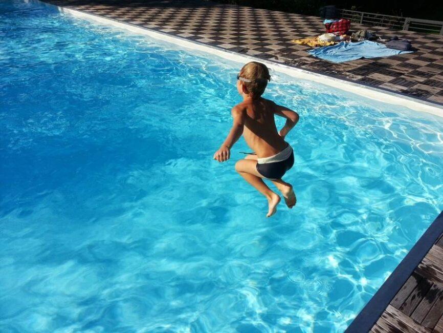 jak zrobić jacuzzi w basenie